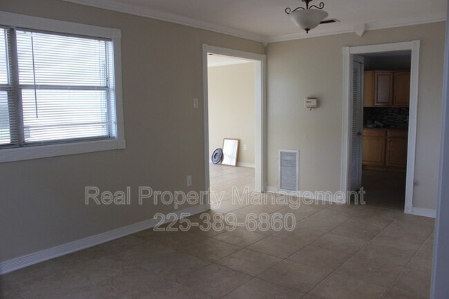 Photo - 2156 Seracedar St