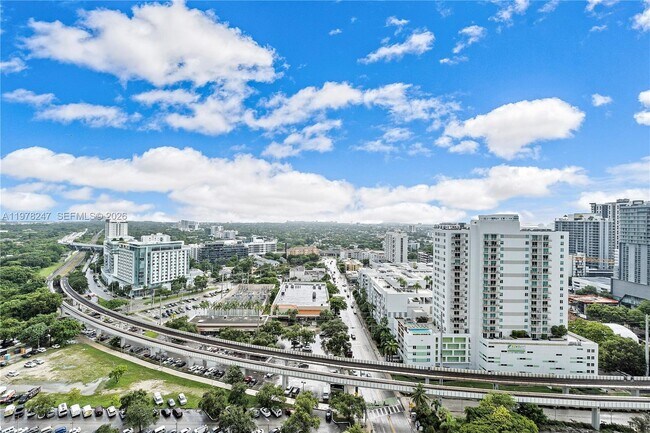 Building Photo - 60 SW 13th St Unit 1921