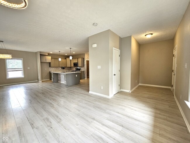 Photo - 7252 Lockford Walk N