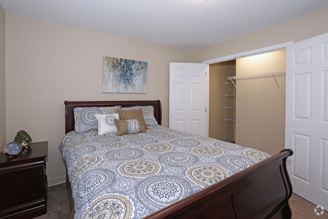 1BR - Bedroom - Emerald Reserve Penn Township