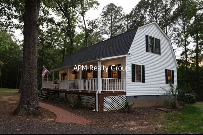 Photo - Private Country Feel Close to Downtown Chapin