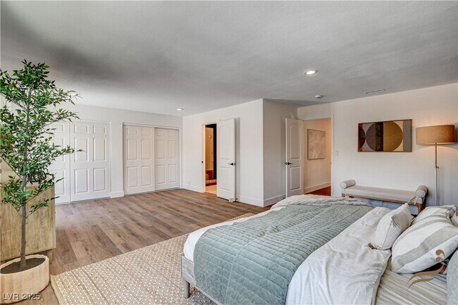 Photo - 2685 S Tenaya Way