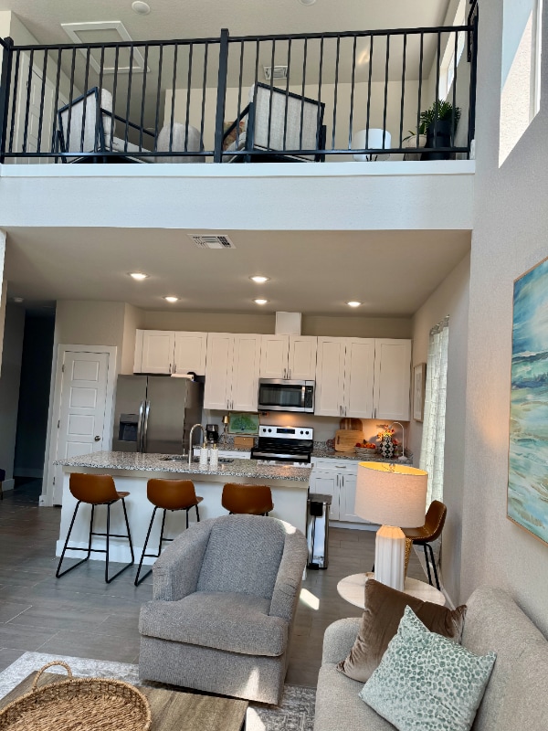 Photo - 210 Rainbow Dr