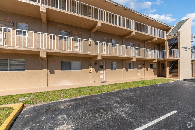 Building Photo - 204 Seminole Ave W Unit 6 Rental