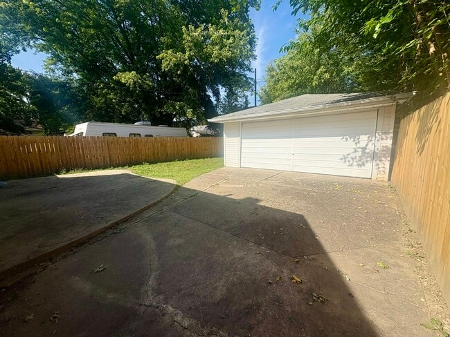 18981 Kenosha St