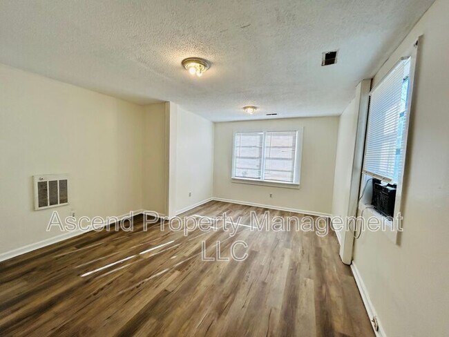 Photo - 2103 Taylor St