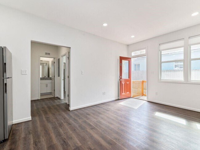 Photo - 1060 Grant St SE