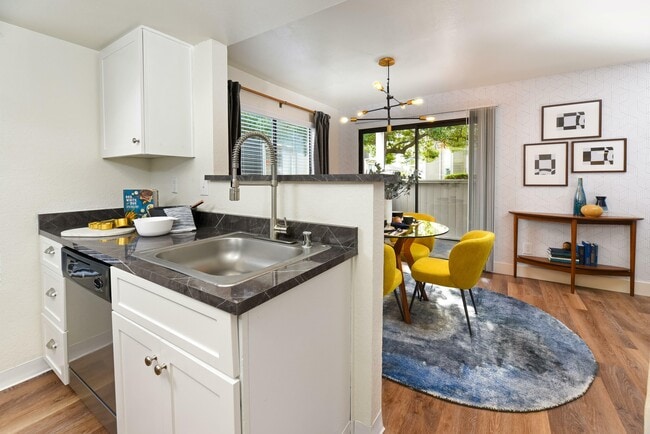 Photo - Diamond Hillside