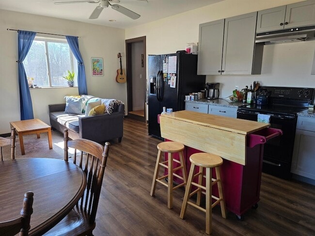 Photo - 352 Packers Falls Rd