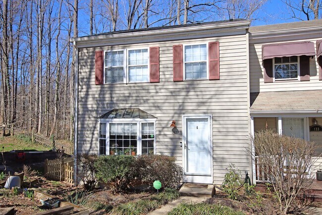 Pet-Friendly Duplex With Fenced Yard - Pet-Friendly Duplex With Fenced Yard Townhome