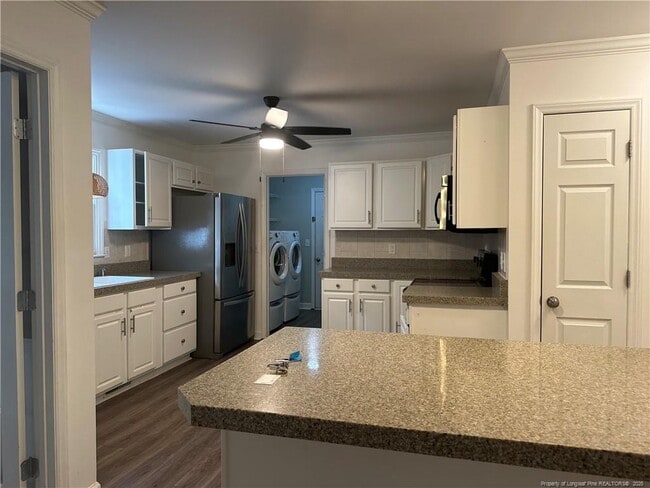 Photo - 438 Crown Point