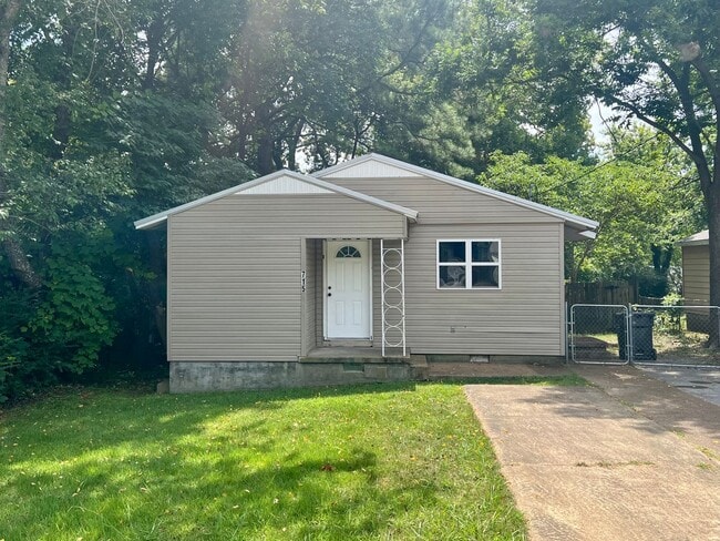 Building Photo - 715 Sims Ave Rental