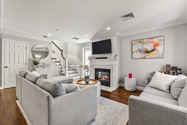 Building Photo - 7 Conant Rd Unit 16