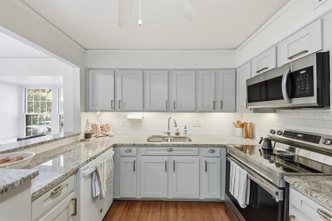 Photo - 133 Woodmere Square NW