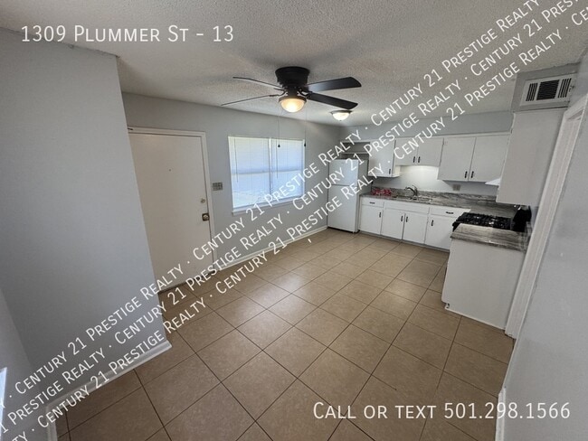Photo - 1309 Plummer St Unit 13