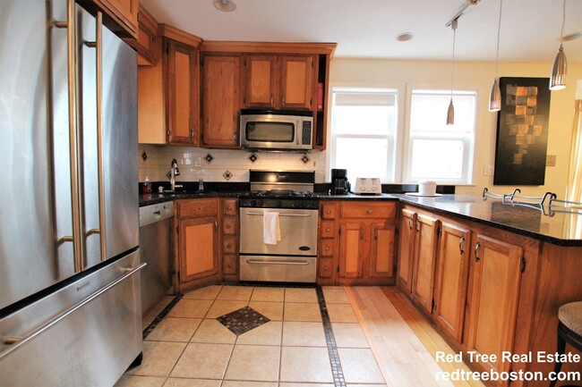 Building Photo - 17 Holman St Unit 1 Rental
