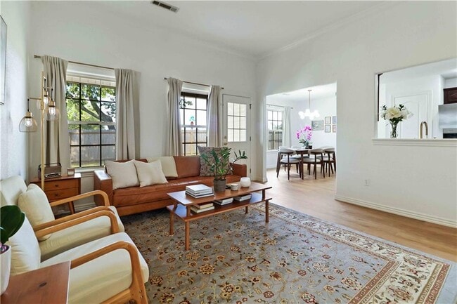 Photo - 3000 SW Wentworth Ave