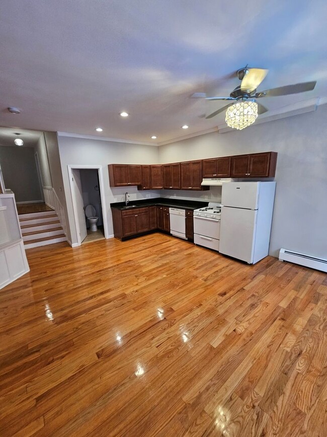 NEW 3 BED LISTING IN THE NORTH END!!! - NEW 3 BED LISTING IN THE NORTH END!!! Rental