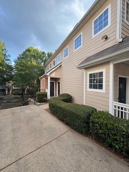 Building Photo - 245 Amal Dr SW Unit 4004 Rental