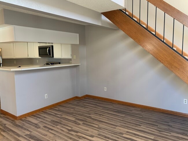 Photo - 5910 Gunbarrel Ave Unit E