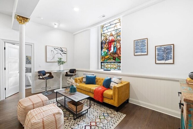 Photo - 401 Martin St