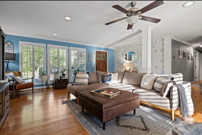 Photo - 1627 Fernwood Cir