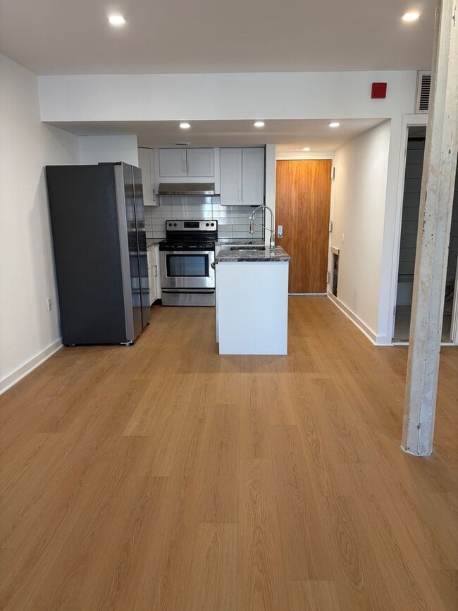 Photo - Welcome to Urban Elegance in the Heart of Historic Old City, Philadelphia. Unit 302