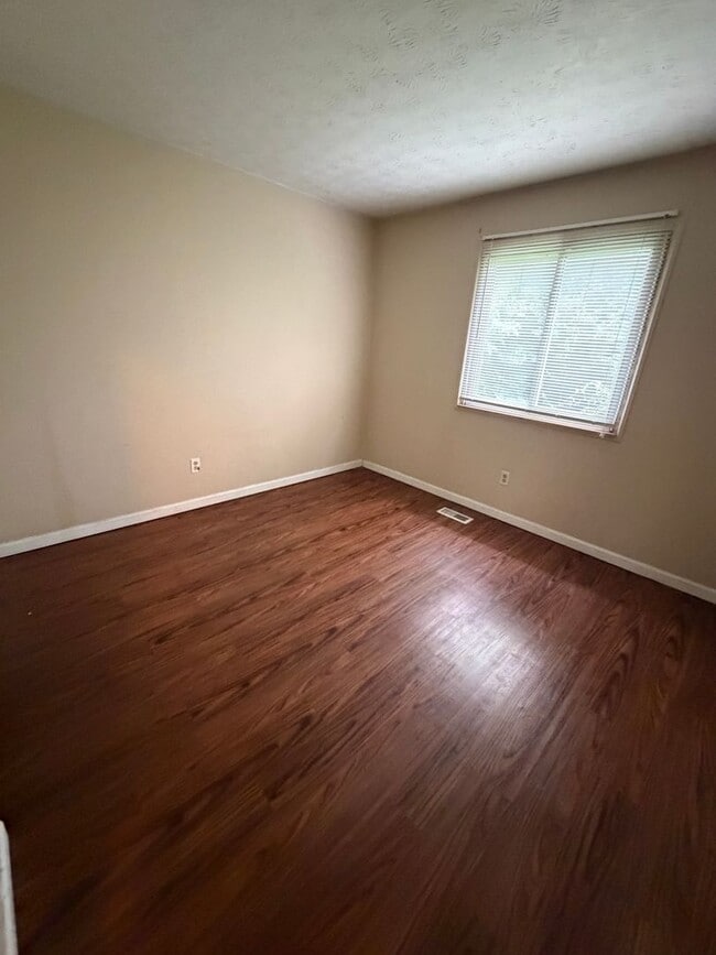 Photo - Large 3 bedroom 1 bath