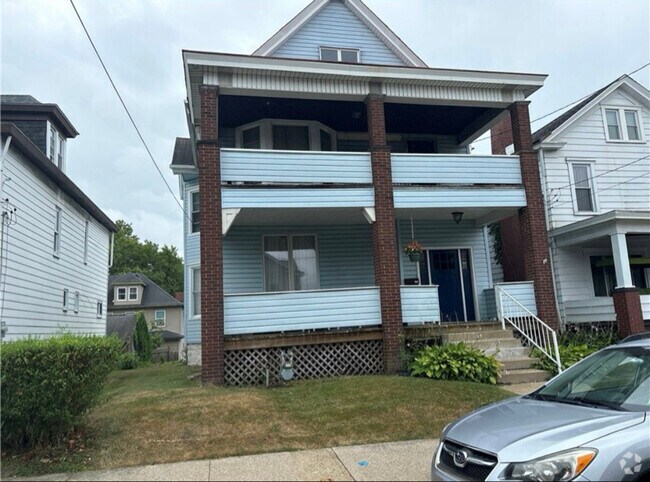 Building Photo - 228 N 1st St Rental