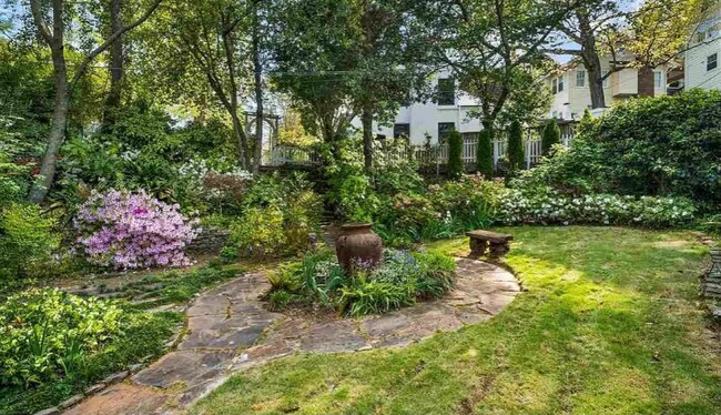 Photo - 1441 Milner St S