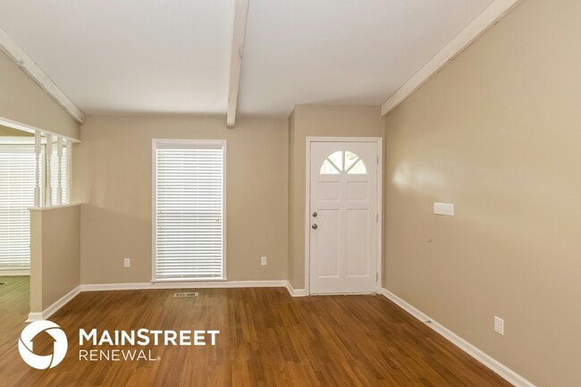 Photo - 340 40th Ave NE