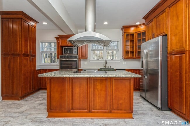 Photo - 181 E Putnam Ave