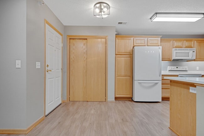 Photo - 15631 Linnet St NW Unit 110