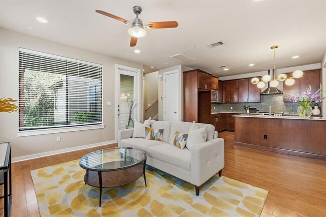 Photo - 2911 Corbin Ln
