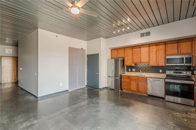 Photo - 620 Glen Iris Dr NE Unit 501