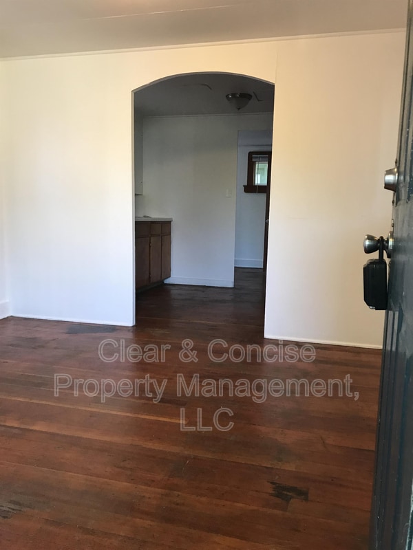 Photo - 1424 W 10th Alley