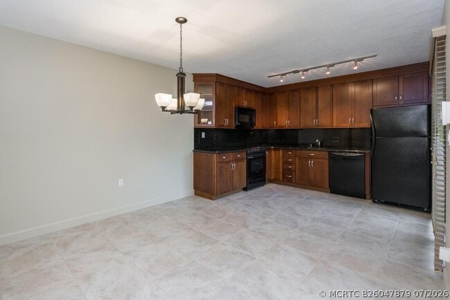 818 8th Ct