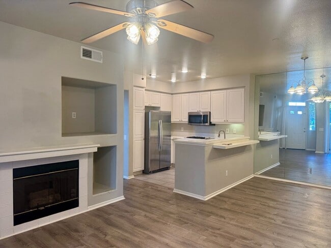 Building Photo - 10766 Sabre Hill Dr Unit 157