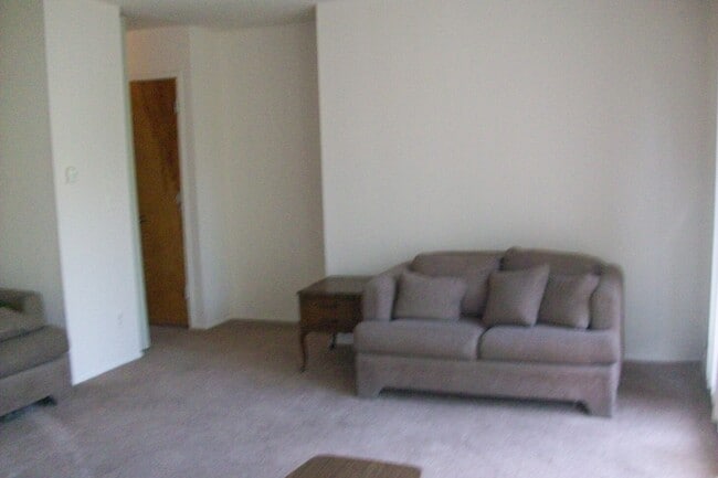 Photo - 815 S Main St