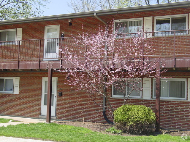 Building Photo - 1810 W Hatherleigh Ct Unit 2B Rental