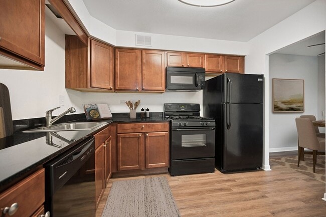 arrive-north-shore-apartment-homes-for-rent-highwood-il-60040-kitchen (4)