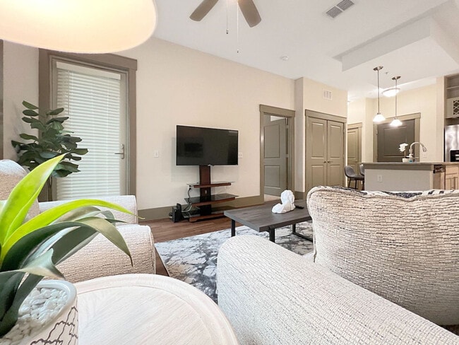 Photo - 1701 N Lois Ave Unit ID1051055P