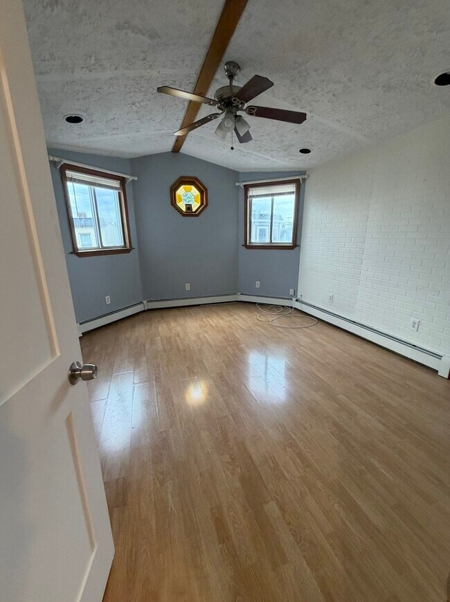 837.5 E 2nd St Unit 3