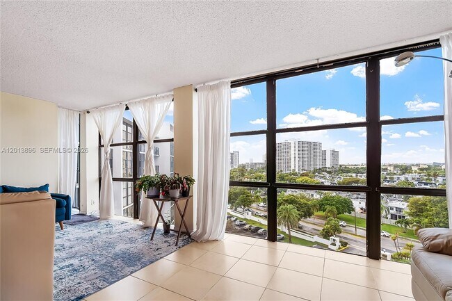 Photo - 800 Parkview Dr Unit 901