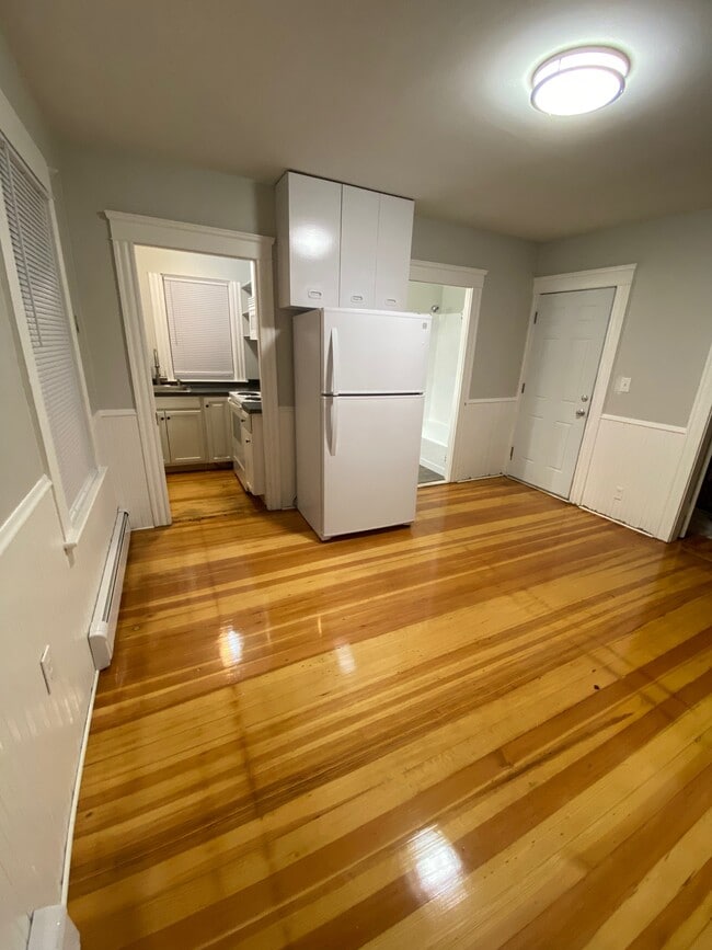 Building Photo - 78 Fort St Unit 1