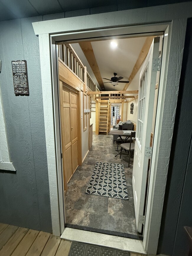Photo - 327 Shusta Rd