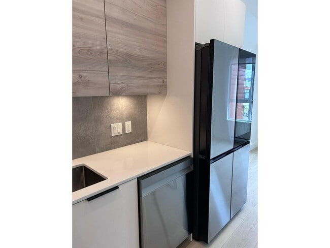 Photo - 30490 Cardinal Ave Unité 205