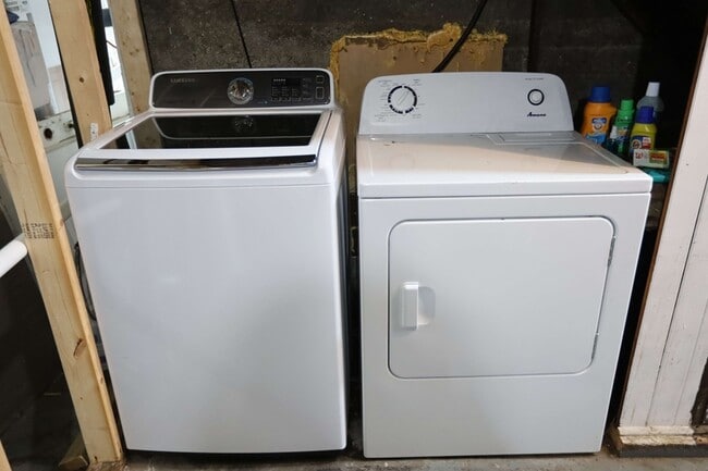 Photo - 437 Eastern Ave SE