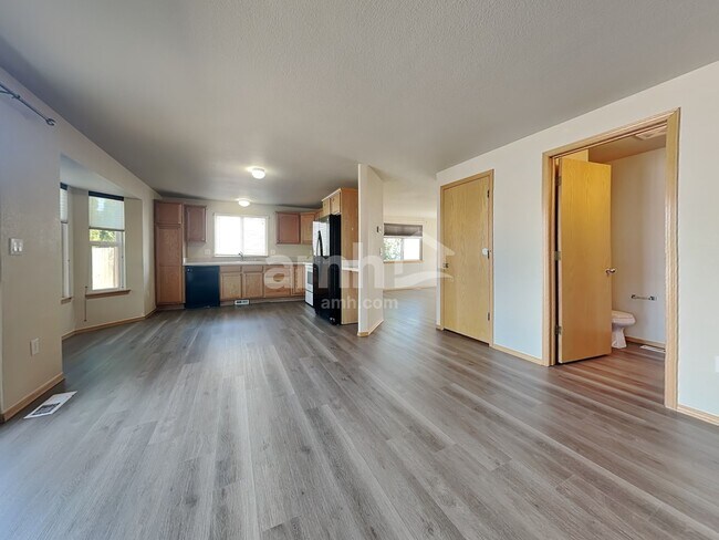 Photo - 16144 Prairie Creek Loop SE