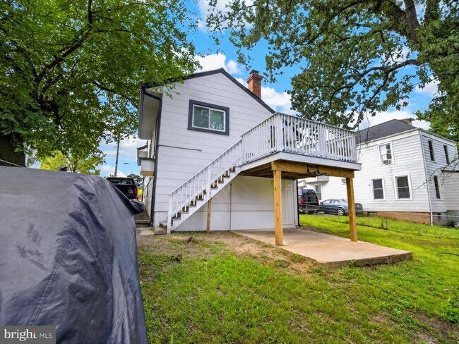 Photo - 6008 Addison Rd